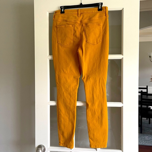 Yellow Universal Thread Jeans - Picture 3 of 4
